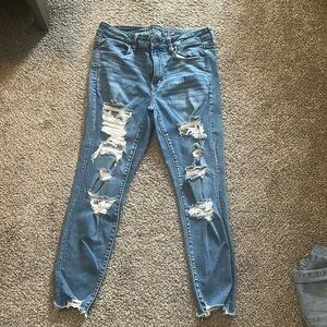 American eagle jegging jeans ripped size 12 SHORT! Medium wash